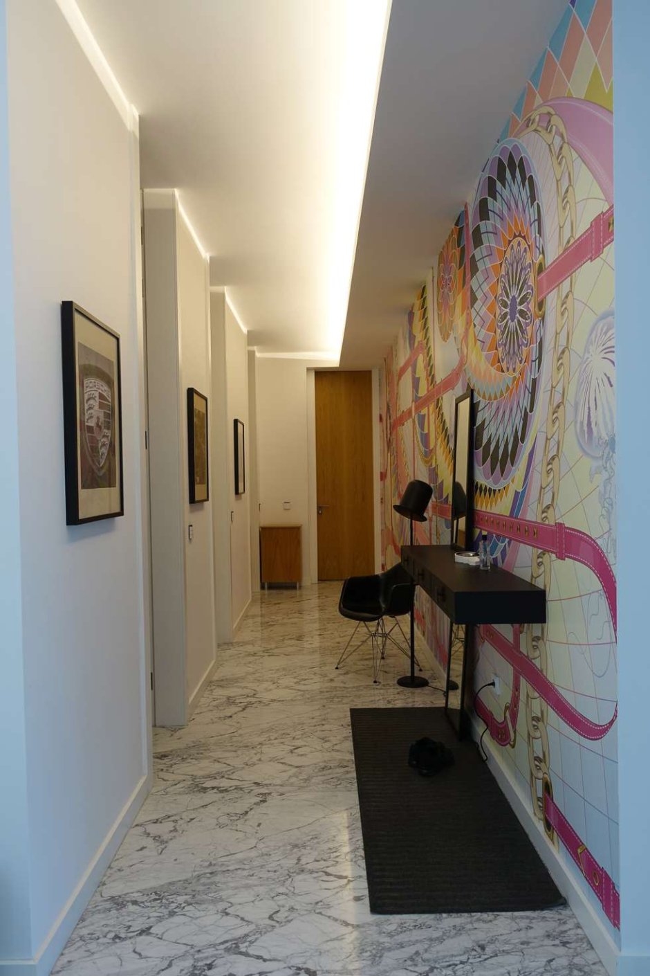 Дизайн коридора в доме творчества
