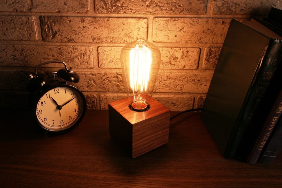 Настольный светильник с лампой Эдисона