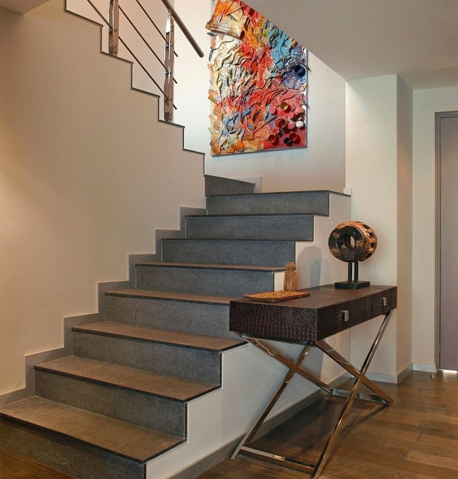 Цвет стен в холле с лестницей
