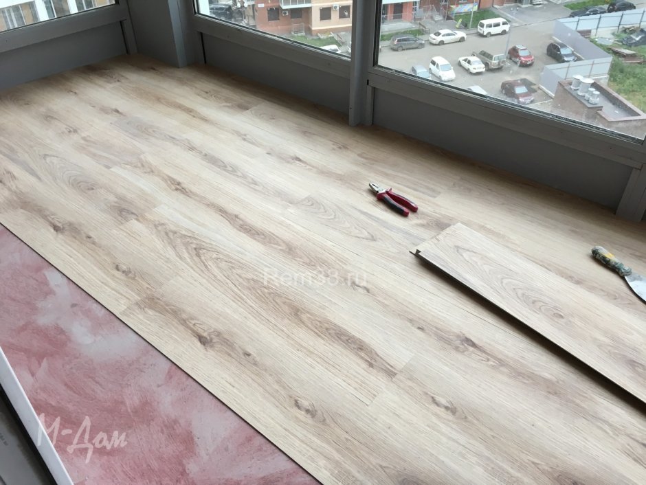 Балкон белый кирпич