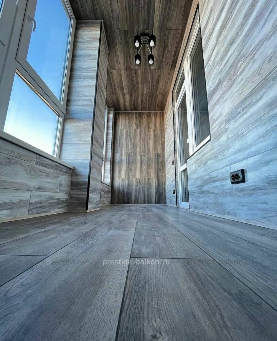 Отделка балкона в современном стиле