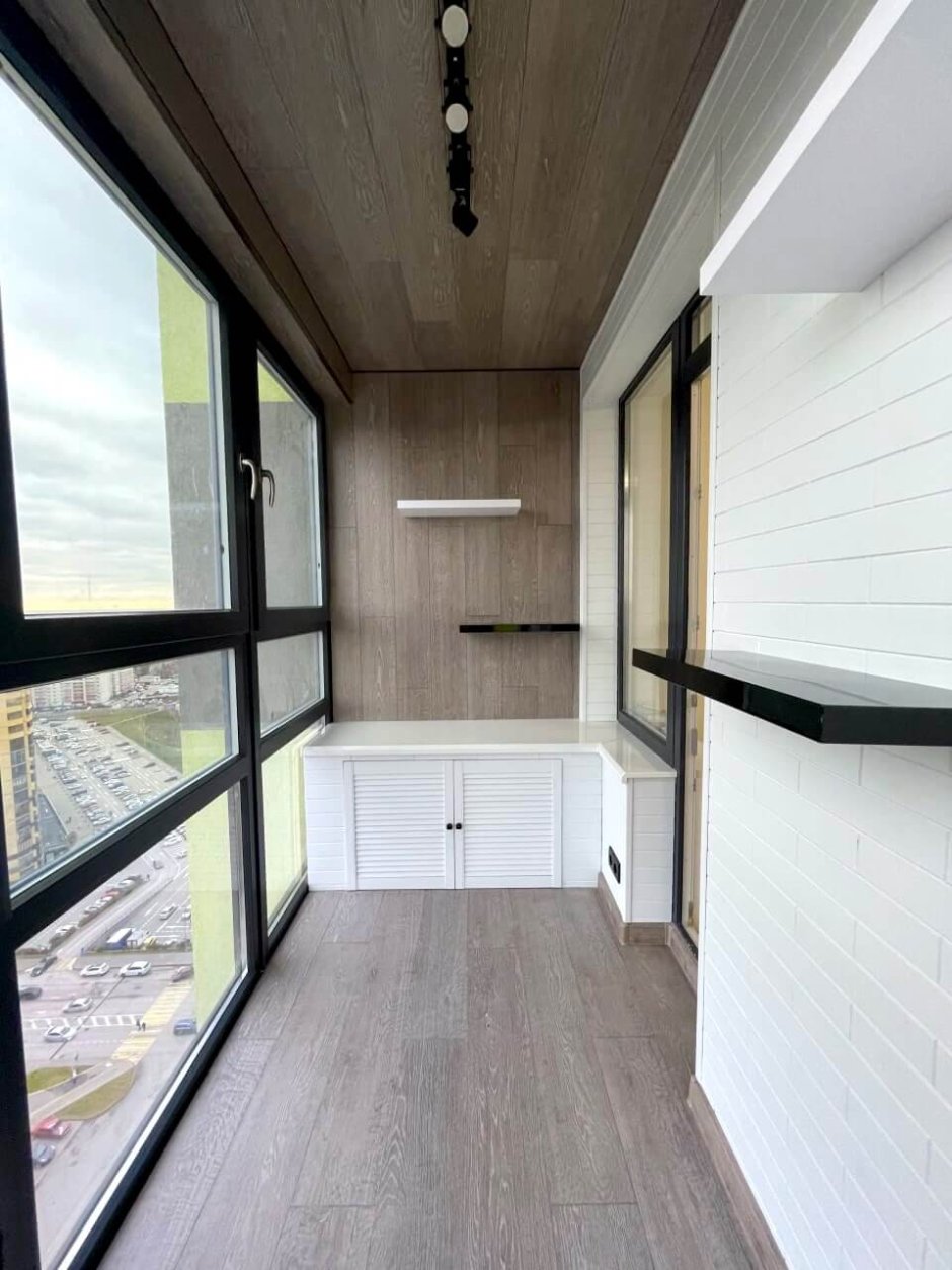 Отделка балкона вагонкой