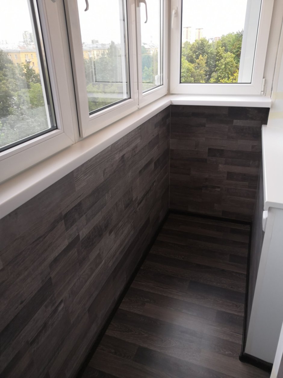 Балкон из ламината