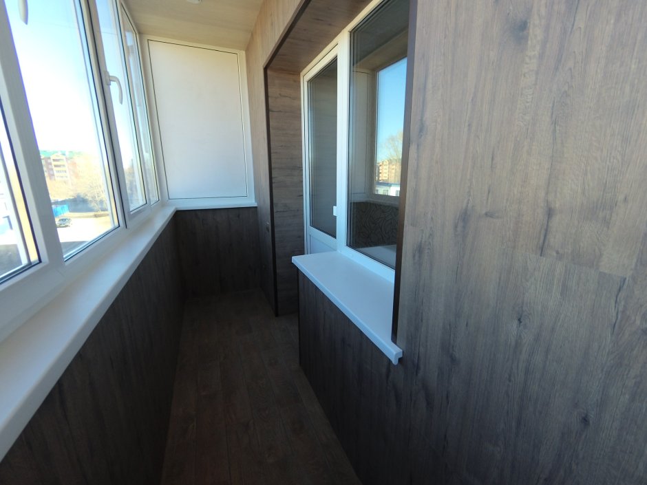 Обшивка балкона вагонкой