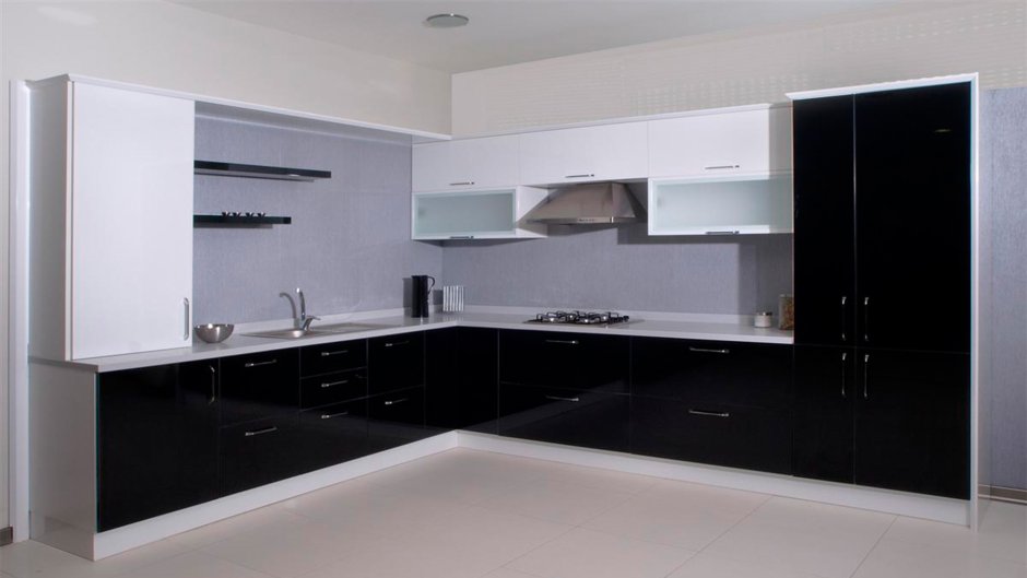 Белая кухня Сканди с черной столешницей