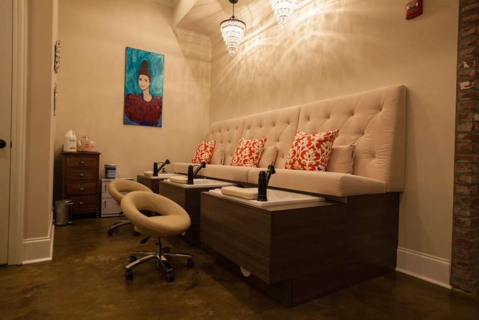 Кабинет маникюра и педикюра в стиле лофт