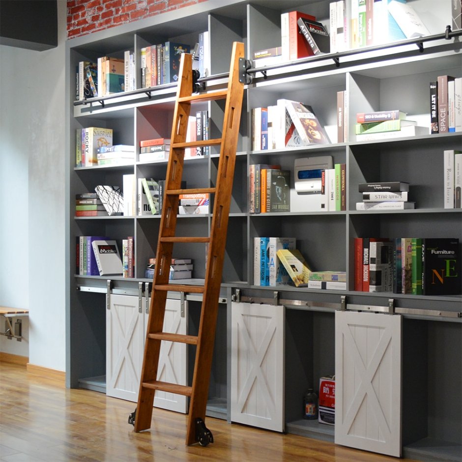 Книжный шкаф с передвижной лестницей