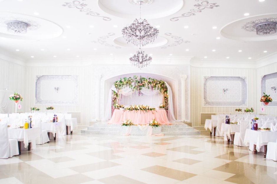 Украшение свадебного зала