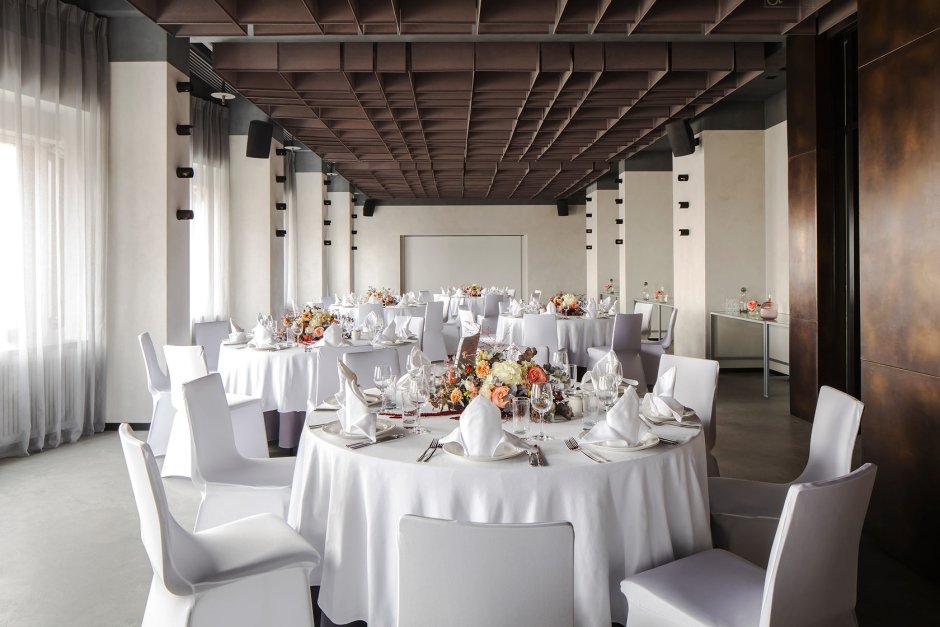 Интерьер банкетного зала ресторана