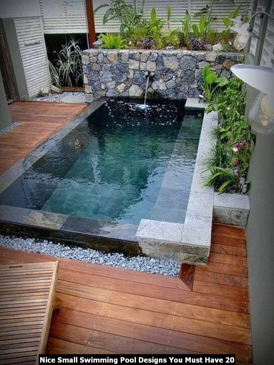 Небольшой бассейн для дачи
