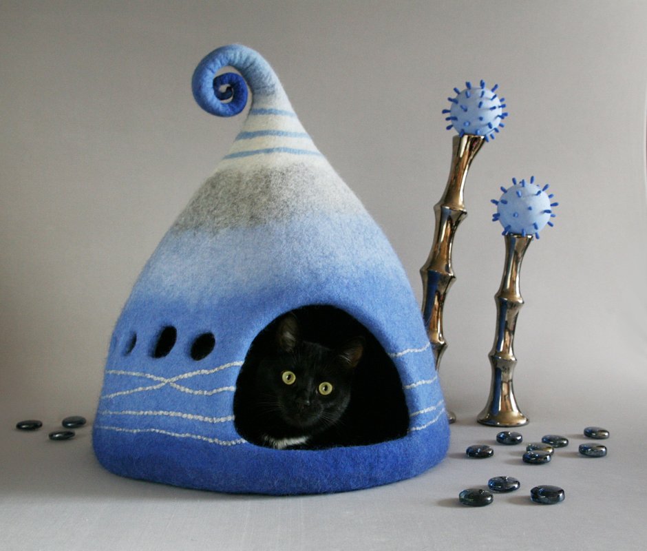 Валяный домик для кота
