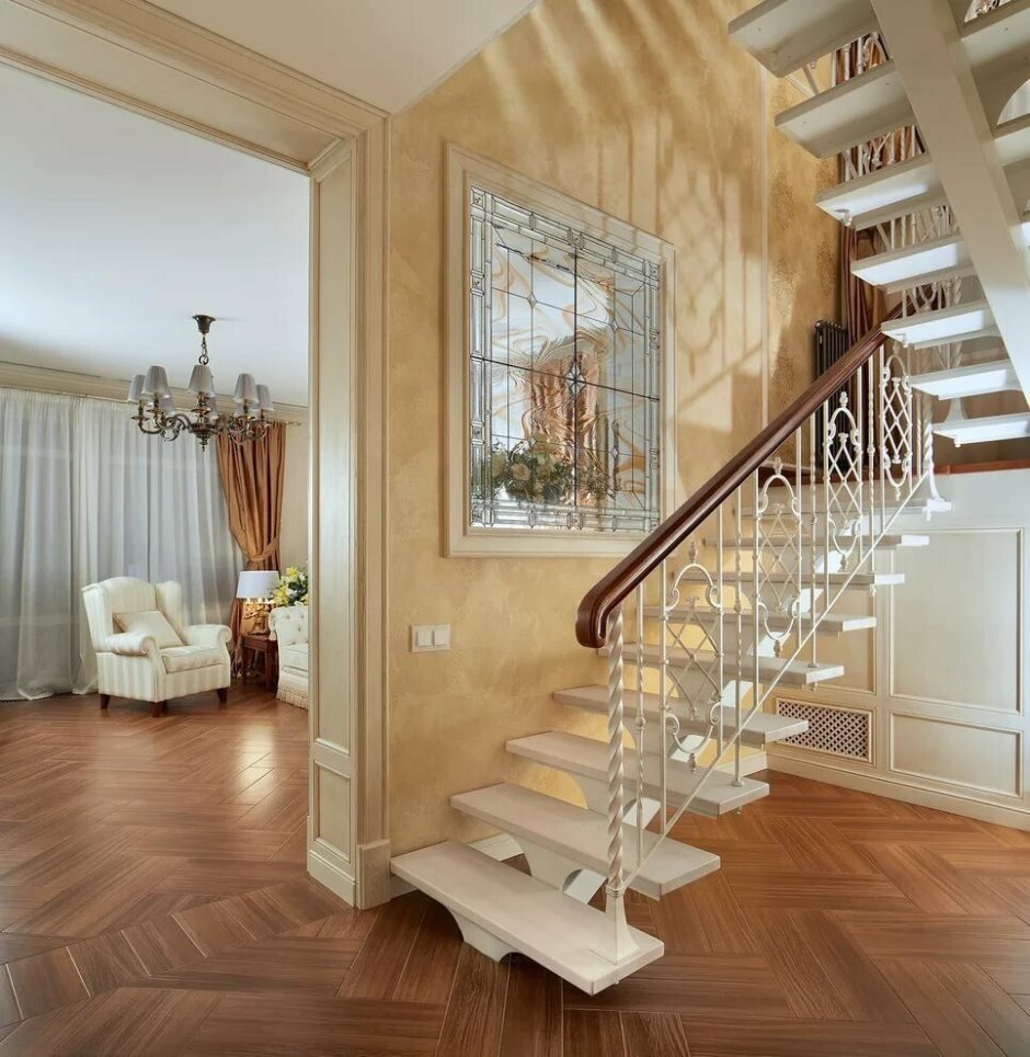 Лестница деревянная коридор