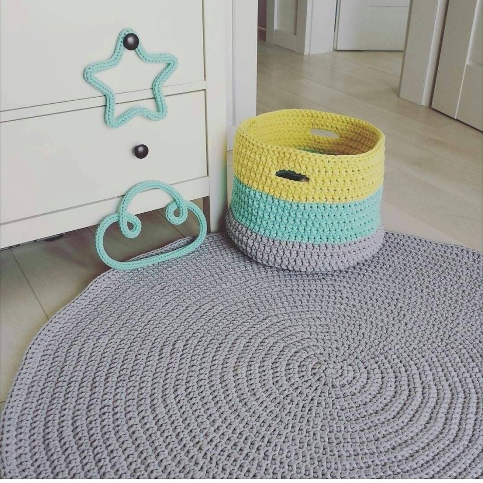 Коврик из мотивов крючком