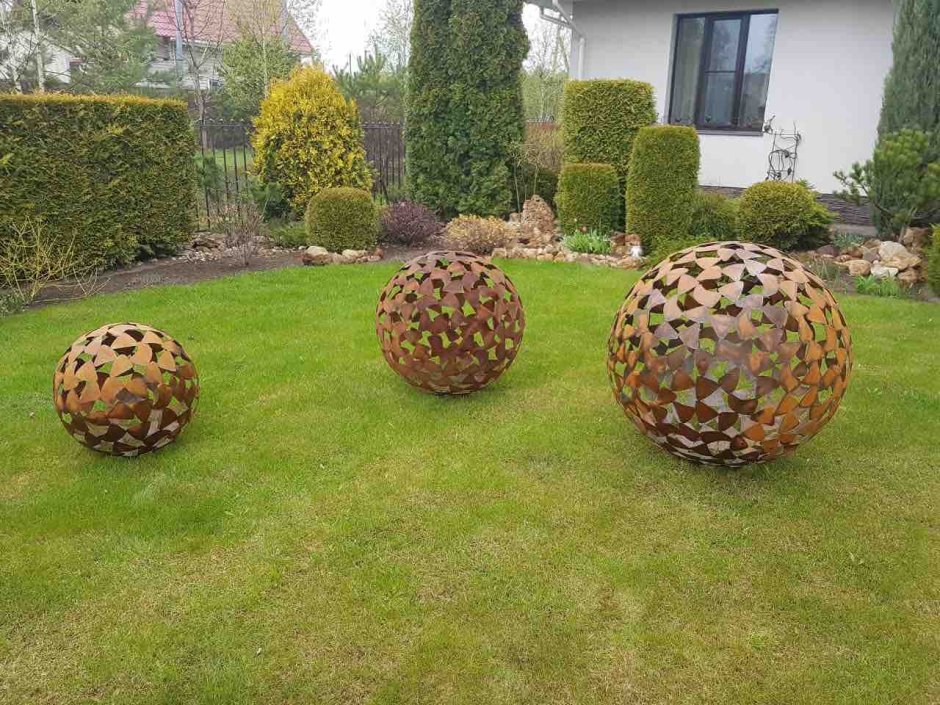 Декоративный шар для сада