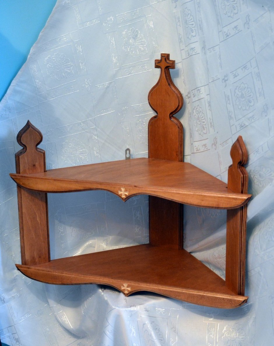 Домашний иконостас из дерева