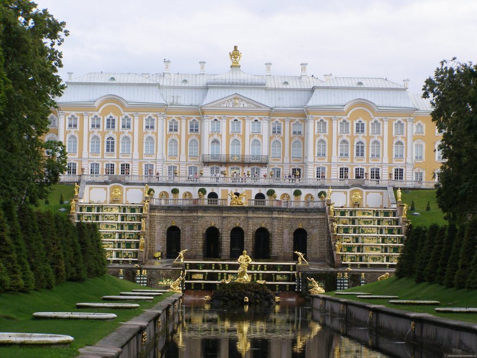 Петергоф в Санкт-Петербурге