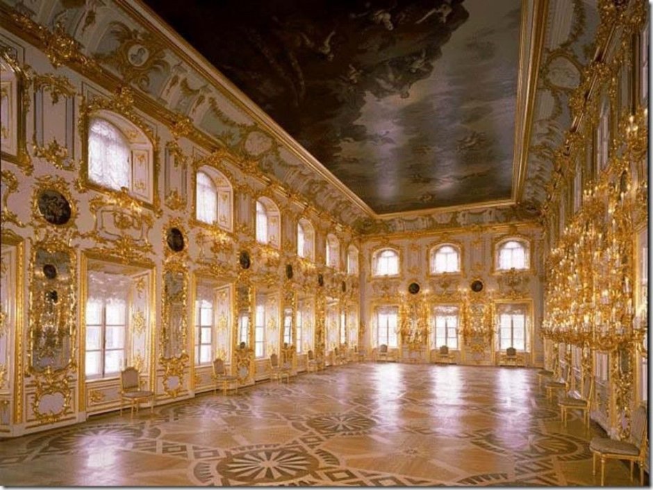Тронный зал в большом Петергофском Дворце