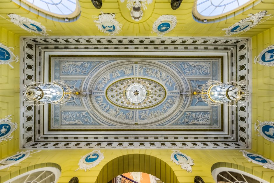 Галерея Гонзаго в Павловском парке