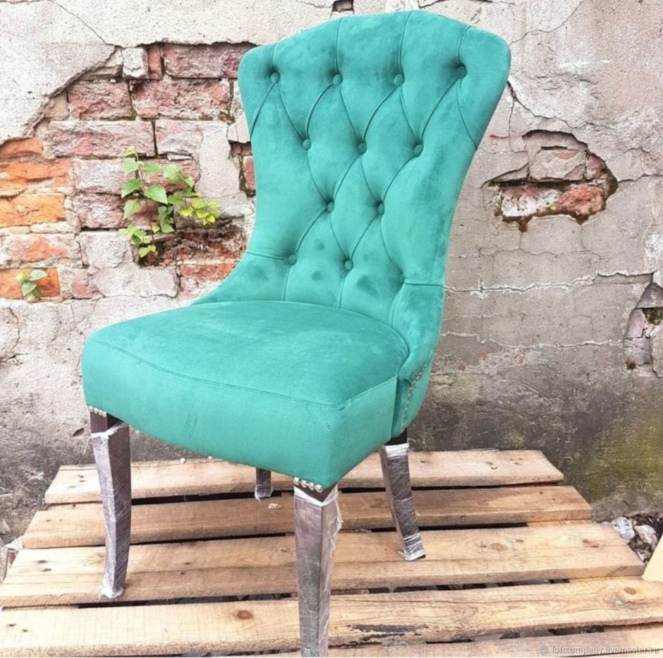 Дизайнерское кресло мятного цвета