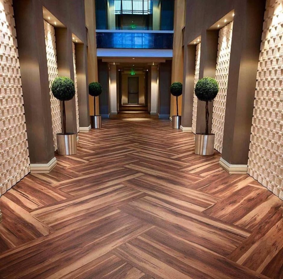 LVT Luxury Flooring коридор