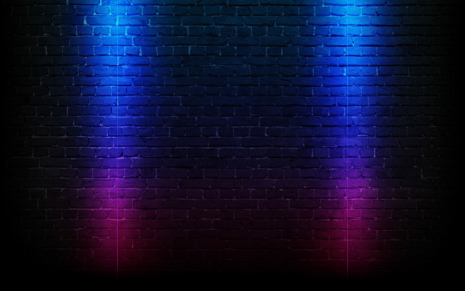 Фиолетовая кирпичная стена