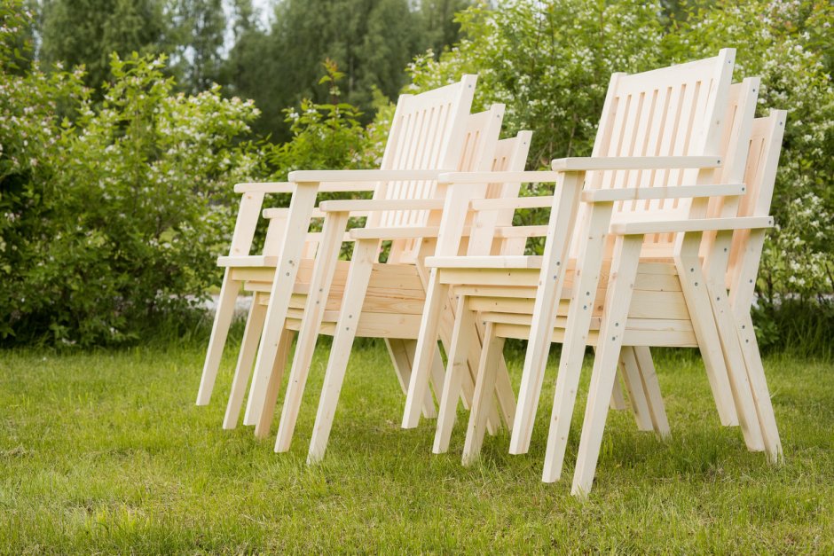 Садовые стулья из дерева