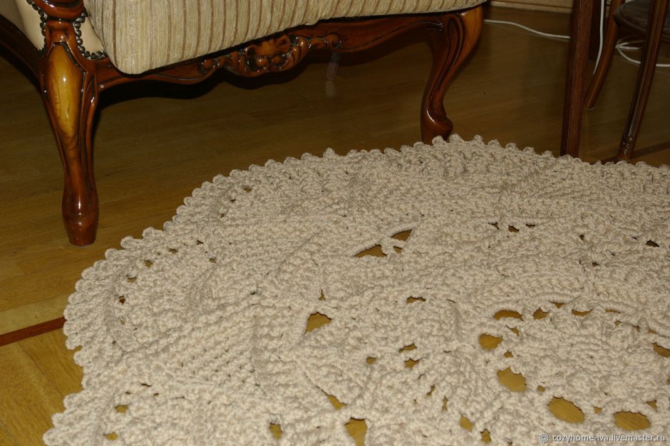 Пушистый коврик из футболок