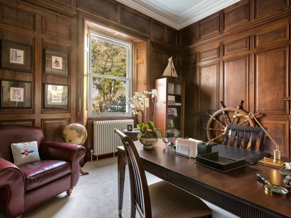 Интерьер старинного кабинета