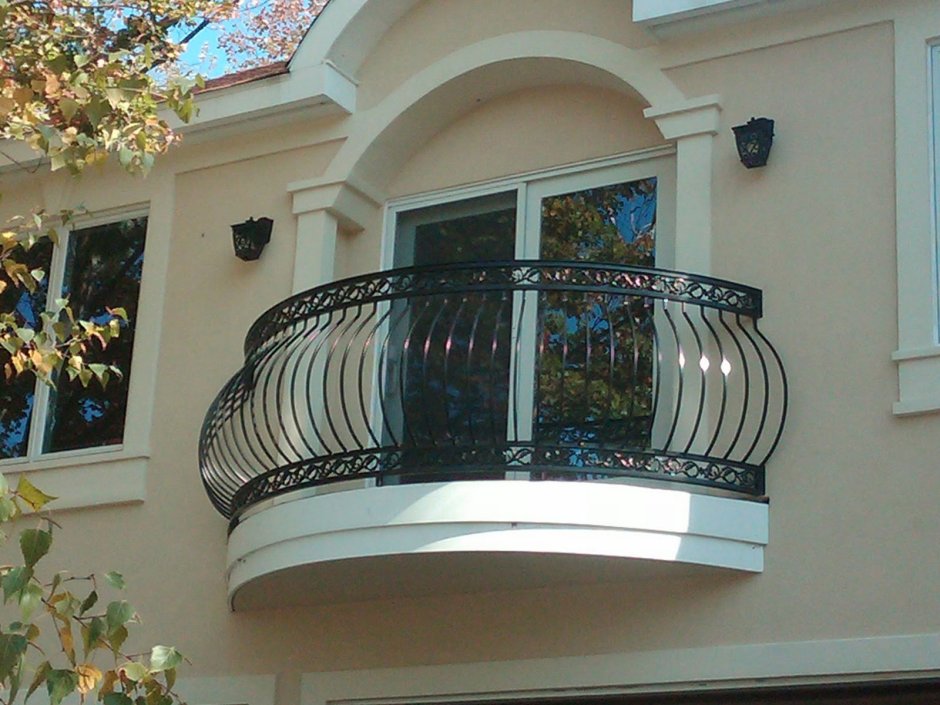Ковка для полукруглого балконах