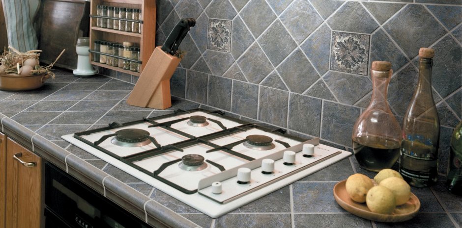 Столешница из керамической плитки для кухни