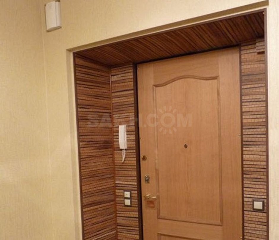 Отделка откосов входной двери изнутри МДФ