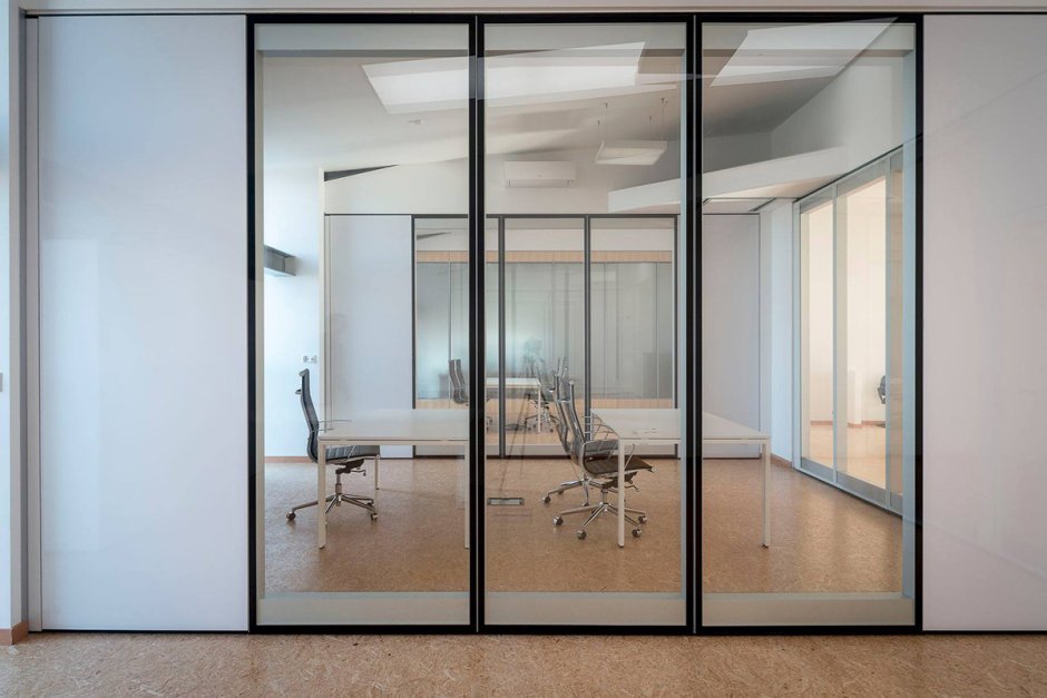 Glass partitioning