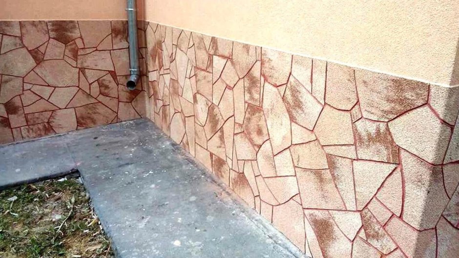 Отделка подпорной стенки штукатуркой