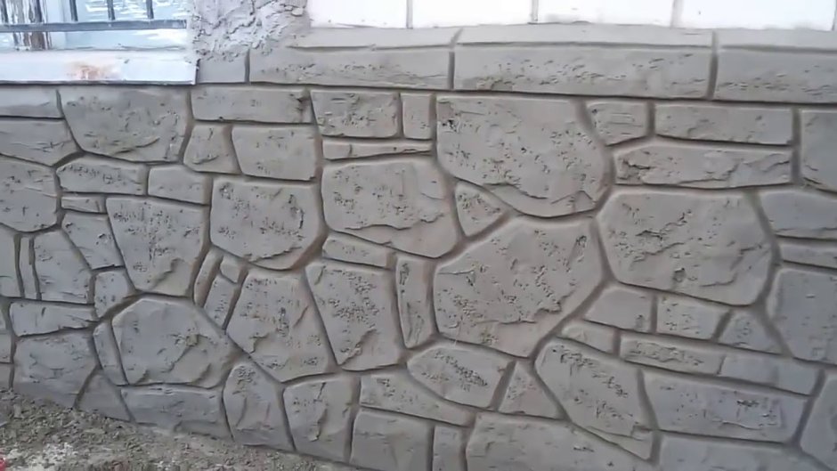 Отделка цоколя искусственным камнем