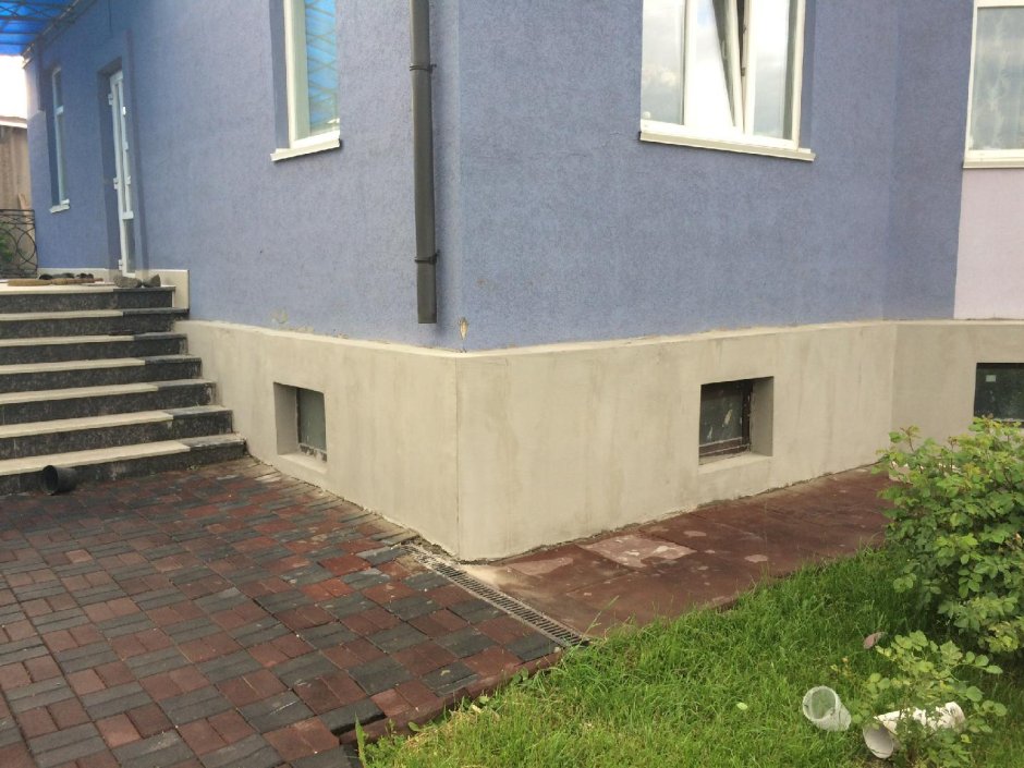 Отделка цоколя под булыжник