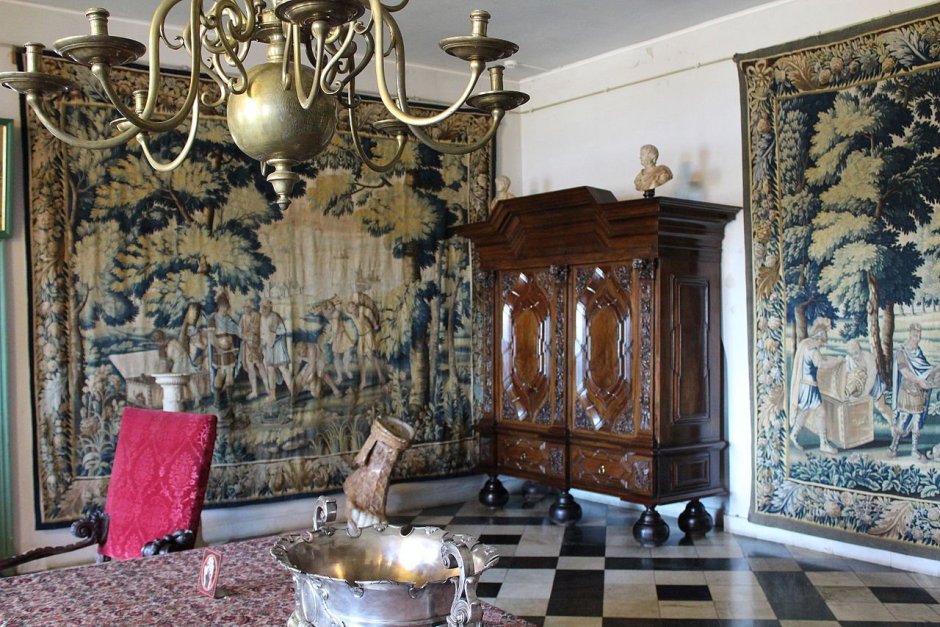 Бильярдная комната в Версальском Дворце
