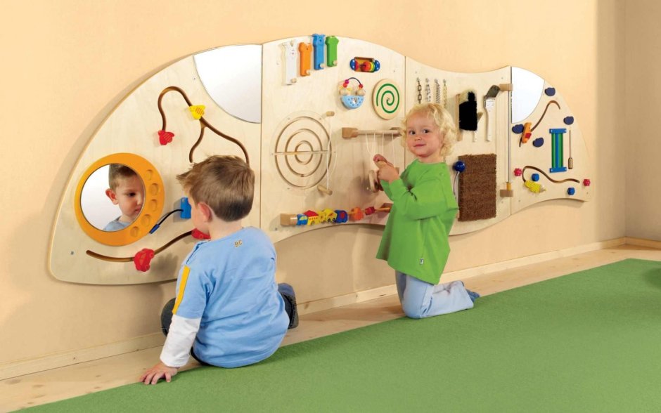 Развивающий комплекс для стен в детском саду для малышей 2-3