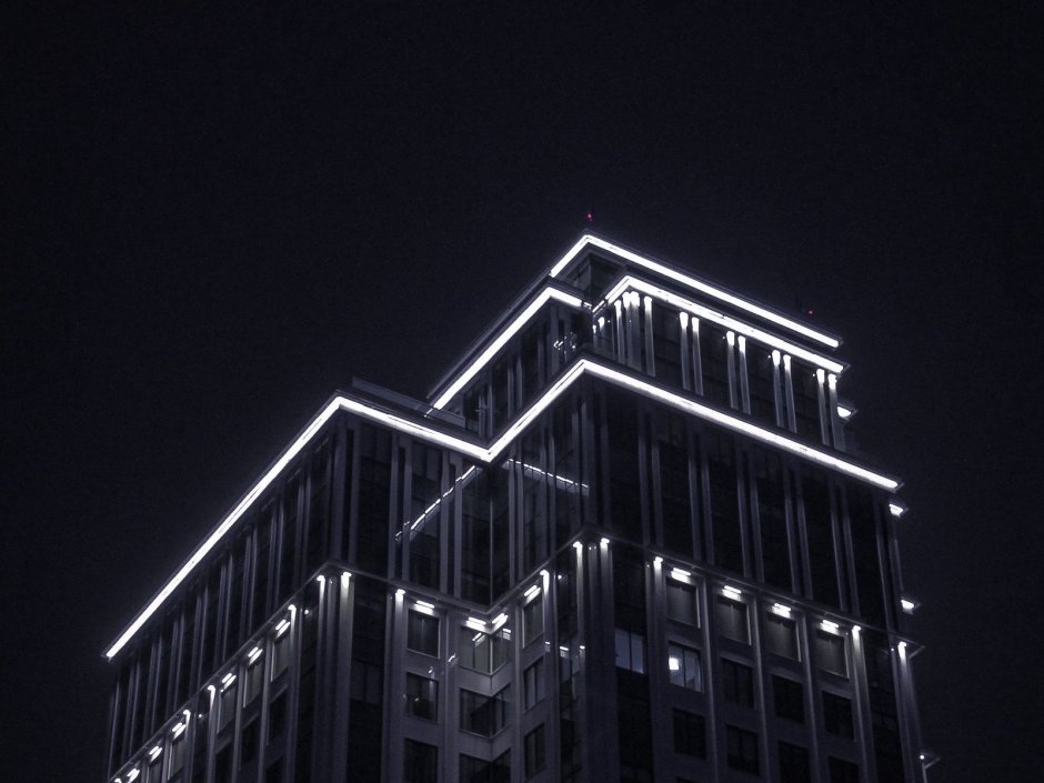 Контурная подсветка зданий