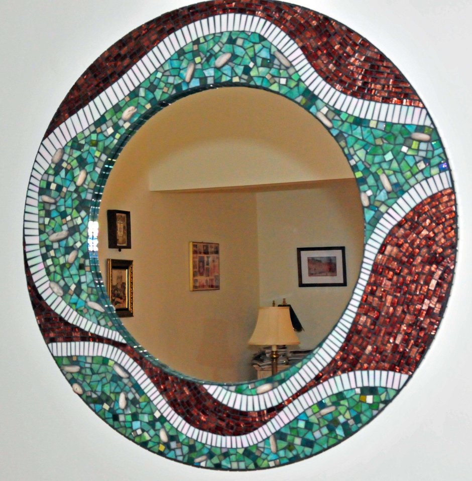 Овальное зеркало с мозаикой