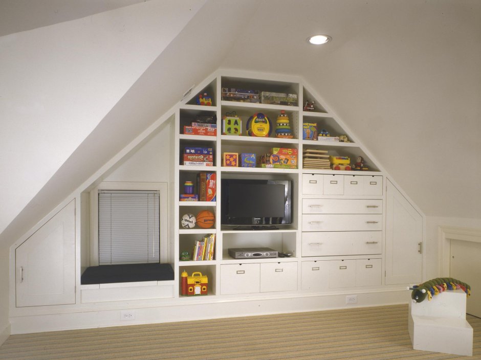 Комната на мансарде