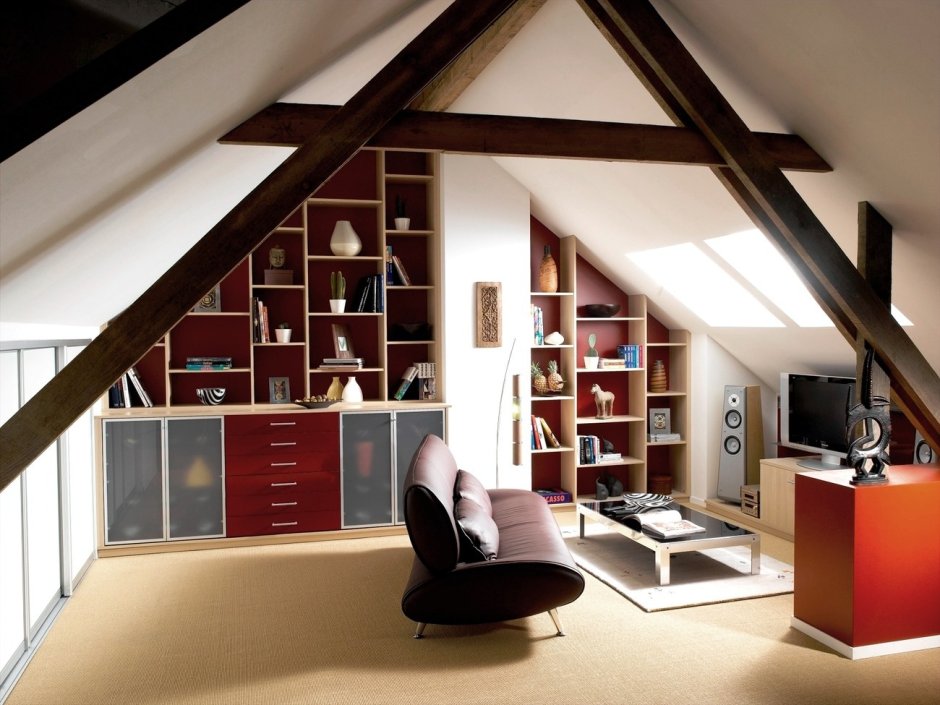 Комната под крышей