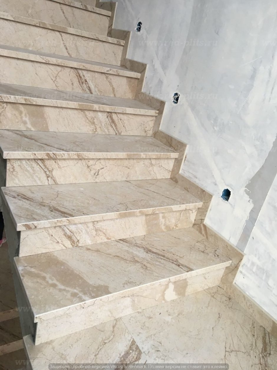 Лестница облицованная ступенями Италон