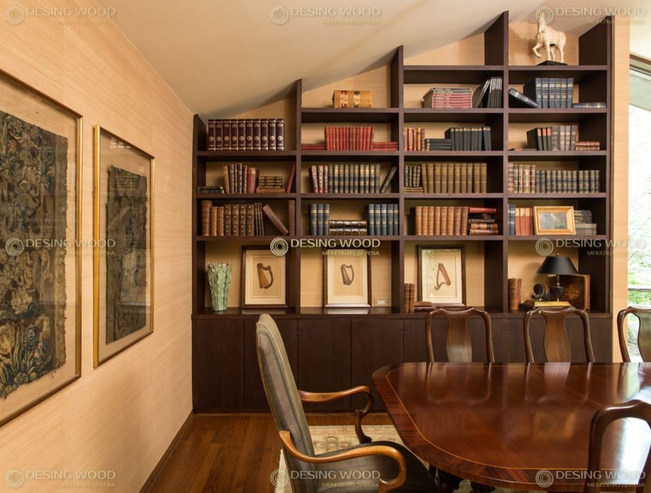 Книжная стена в кабинете