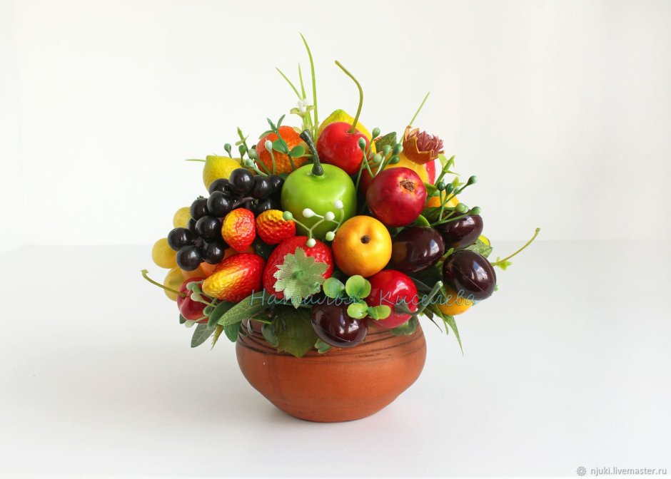 Декор из искусственных овощей и фруктов