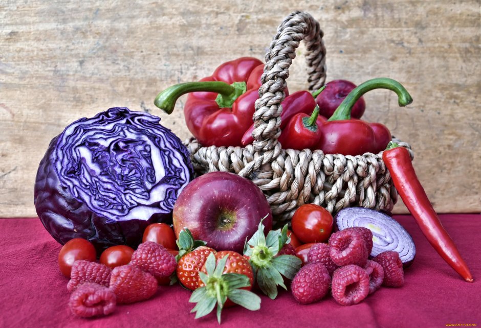 Пластиковые фрукты и овощи для декора