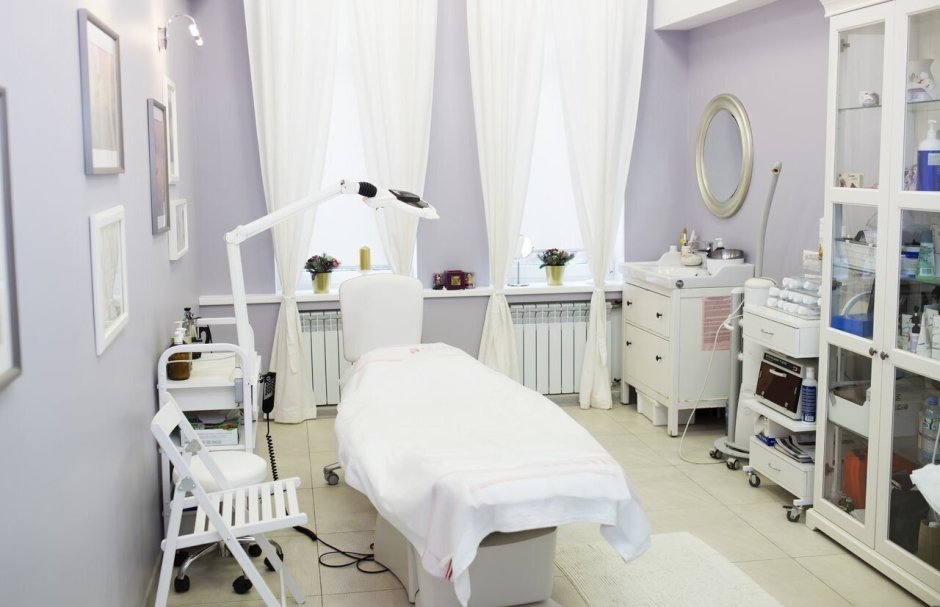 Шторы в кабинете косметолога