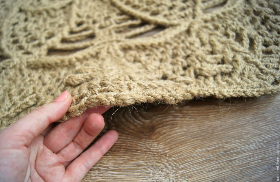 Овальный коврик из джута крючком