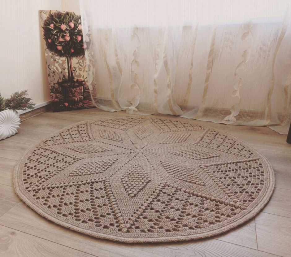 Круглый вязаный ковер