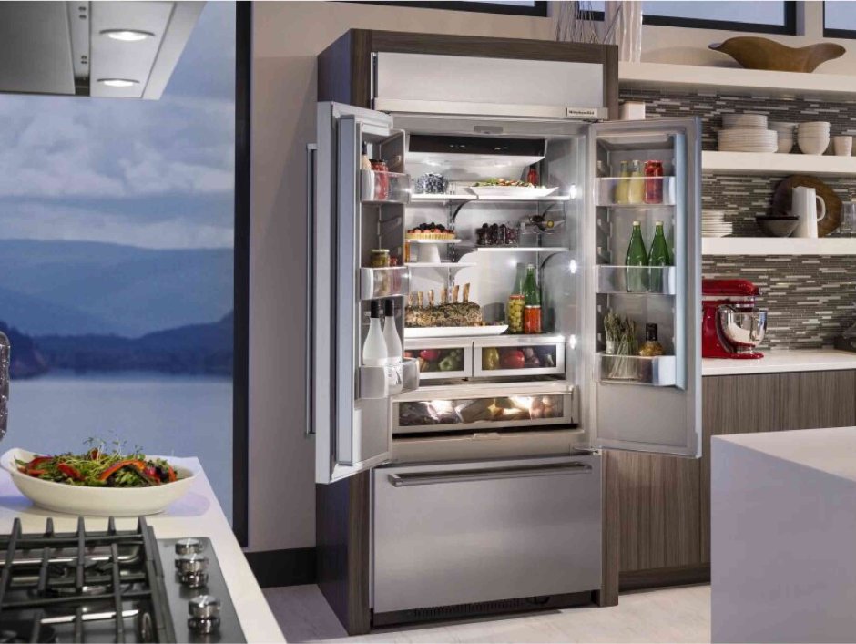 Современный холодильник 2021