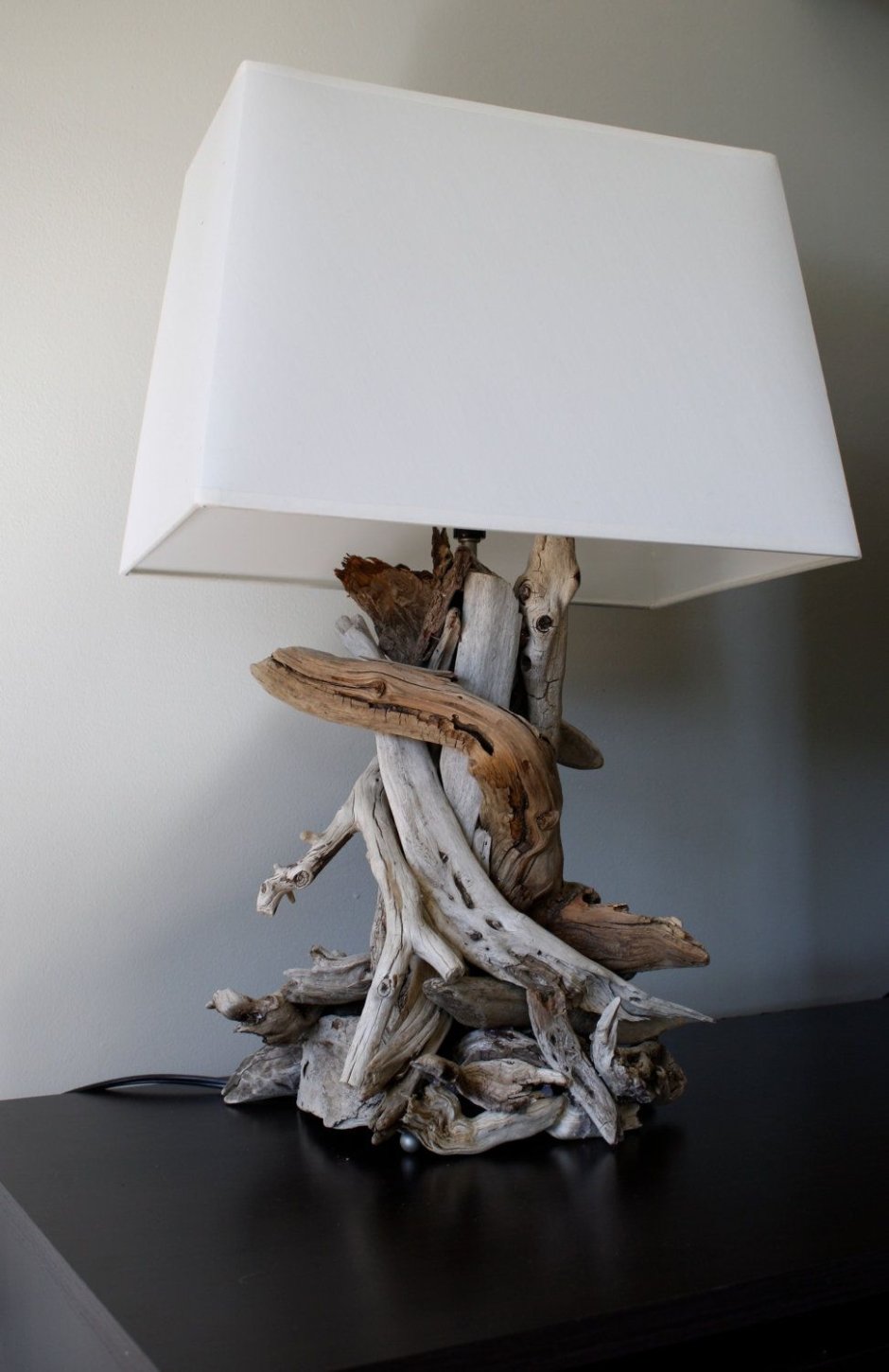 Лампа из дерева